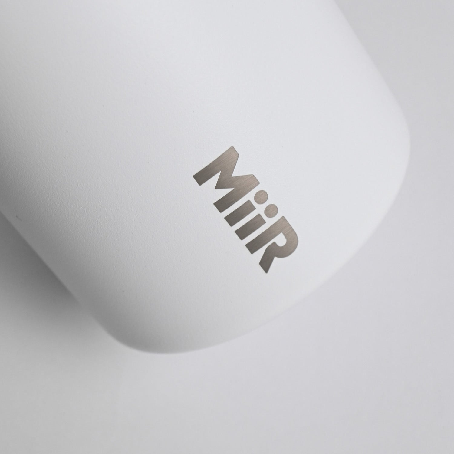 MiiR x bitplay 雙層真空啤酒保冰罐 12oz/354ml 霧白色